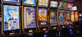 Ilustrasi slot online di kawasantoto dengan tema beragam